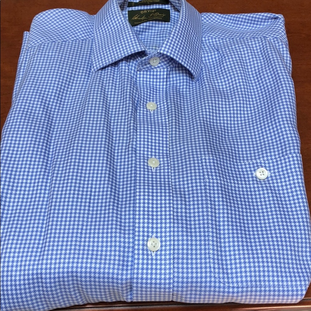 Long sleeve light blue houndstooth shirt